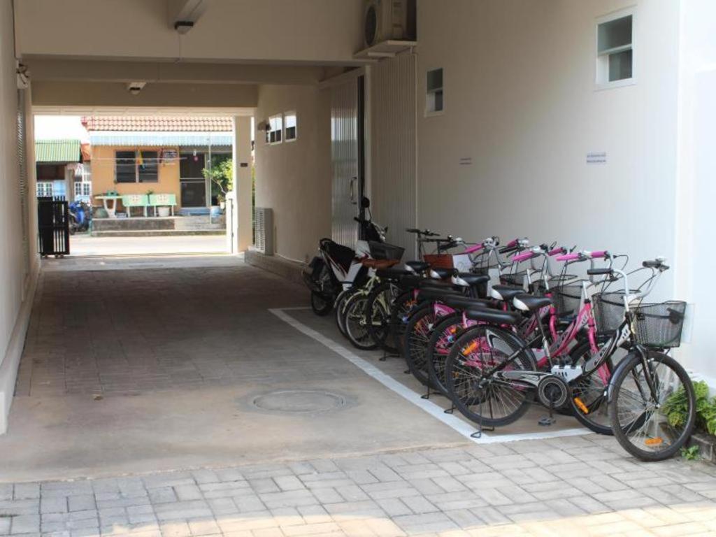 Hotel Baan Pimpisa Bang Sare Exterior foto