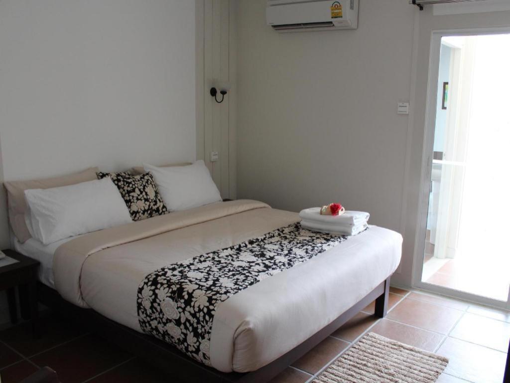 Hotel Baan Pimpisa Bang Sare Exterior foto