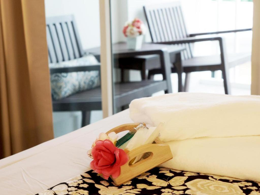 Hotel Baan Pimpisa Bang Sare Exterior foto