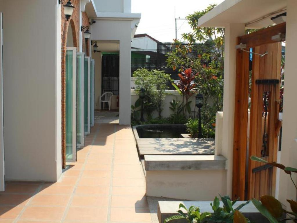 Hotel Baan Pimpisa Bang Sare Exterior foto