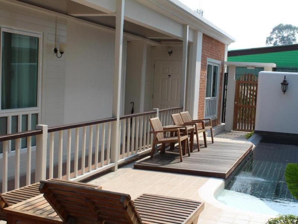 Hotel Baan Pimpisa Bang Sare Exterior foto
